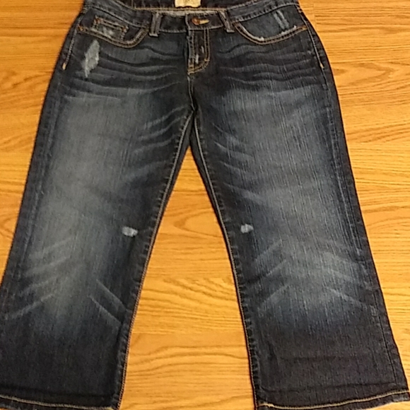 BKE Embellished Sz 29 Capris 31x21 - Picture 1 of 7